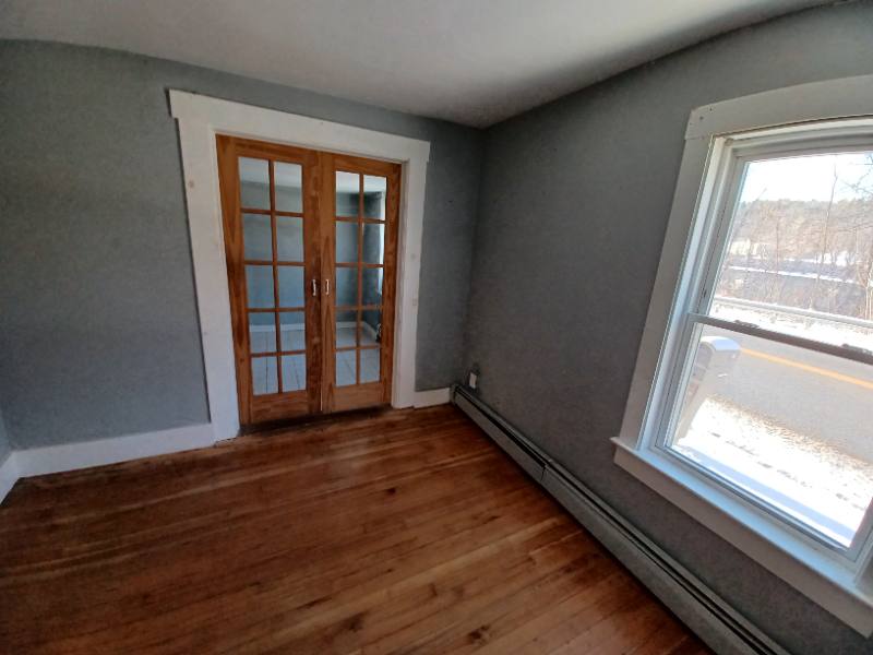 Apartment for rent at 440 Lincoln St #1, Lewiston, ME 04240