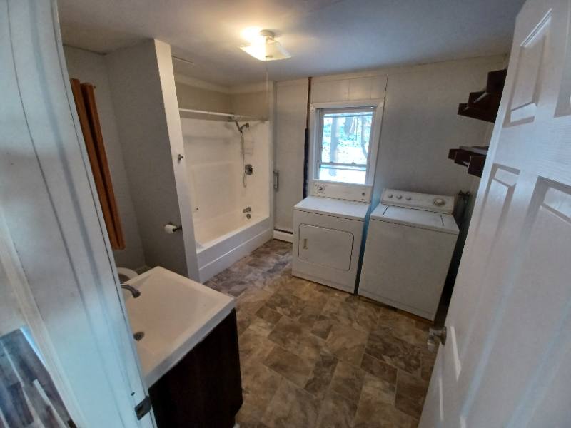 Apartment for rent at 440 Lincoln St #1, Lewiston, ME 04240