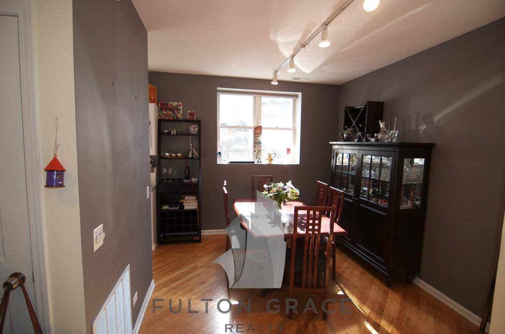 Condo for rent at 2847 N Southport Ave #2, Chicago, IL 60657
