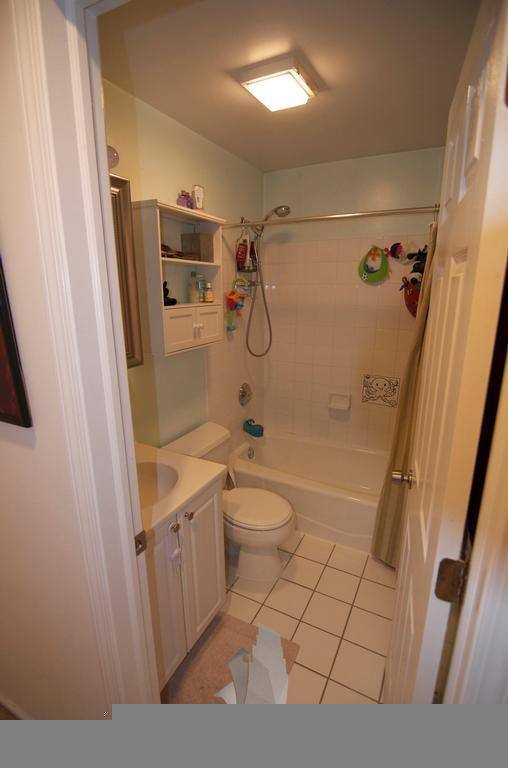 Condo for rent at 2847 N Southport Ave #2, Chicago, IL 60657