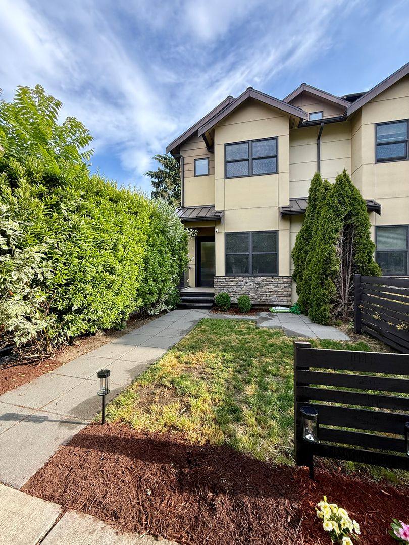 House for rent at 62 W Etruria St, Seattle, WA 98119
