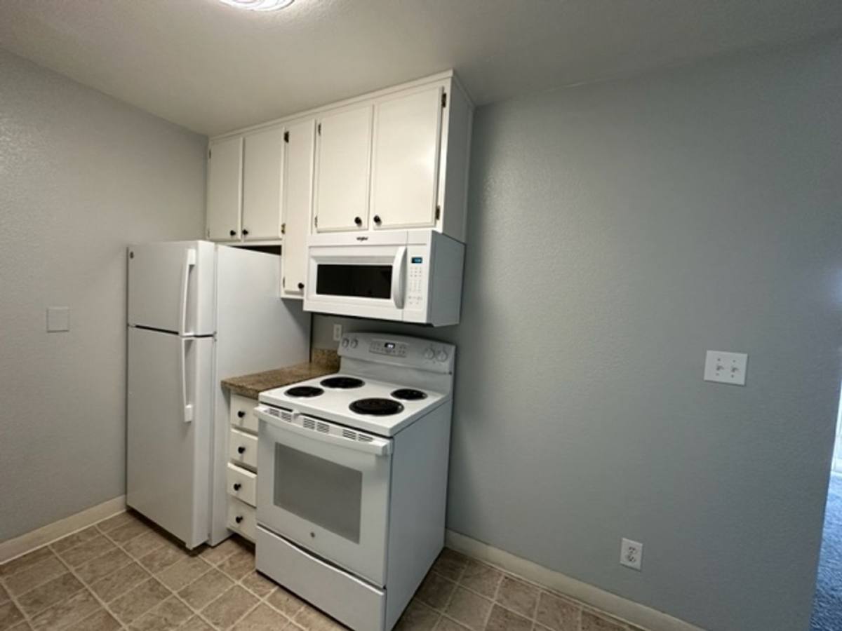 Apartment for rent at 29536 Dixon St, Hayward, CA 94544
