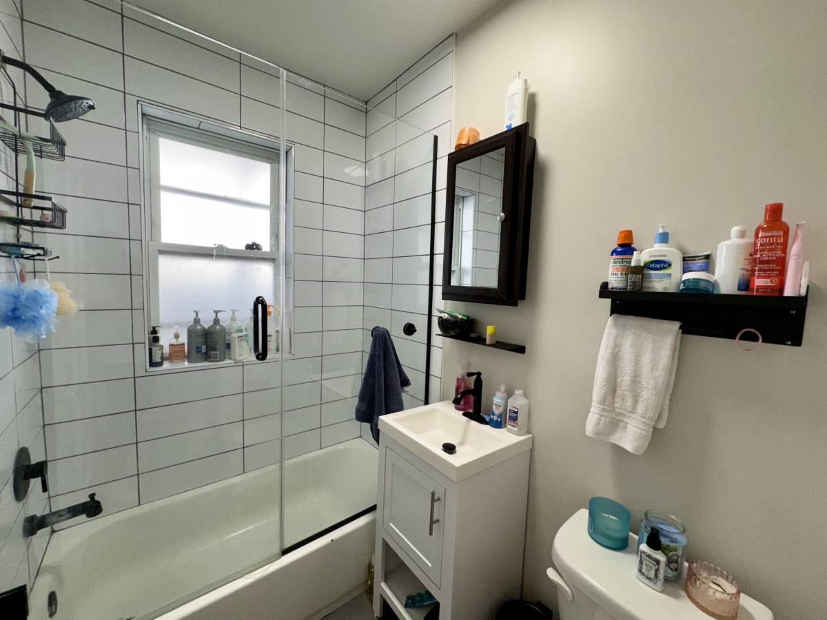 Apartment for rent at 5319 N Hoyne #3F, Chicago, IL 60625