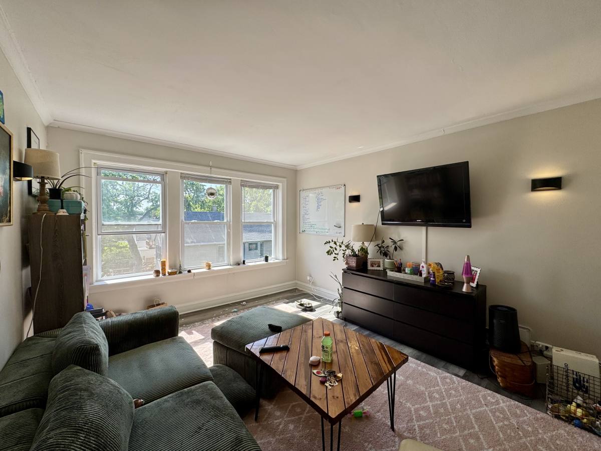 Apartment for rent at 5319 N Hoyne #3F, Chicago, IL 60625