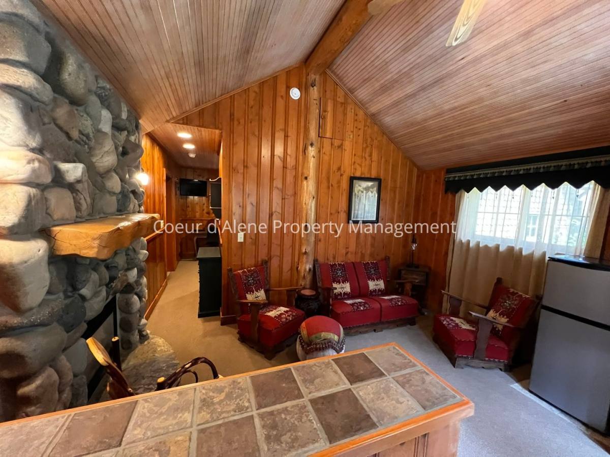 House for rent at 10646 N Lakeview Dr, Hayden, ID 83835