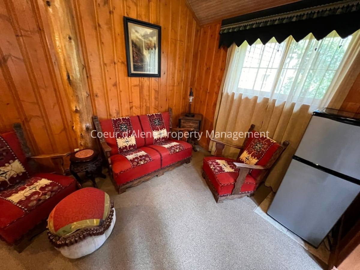 House for rent at 10646 N Lakeview Dr, Hayden, ID 83835