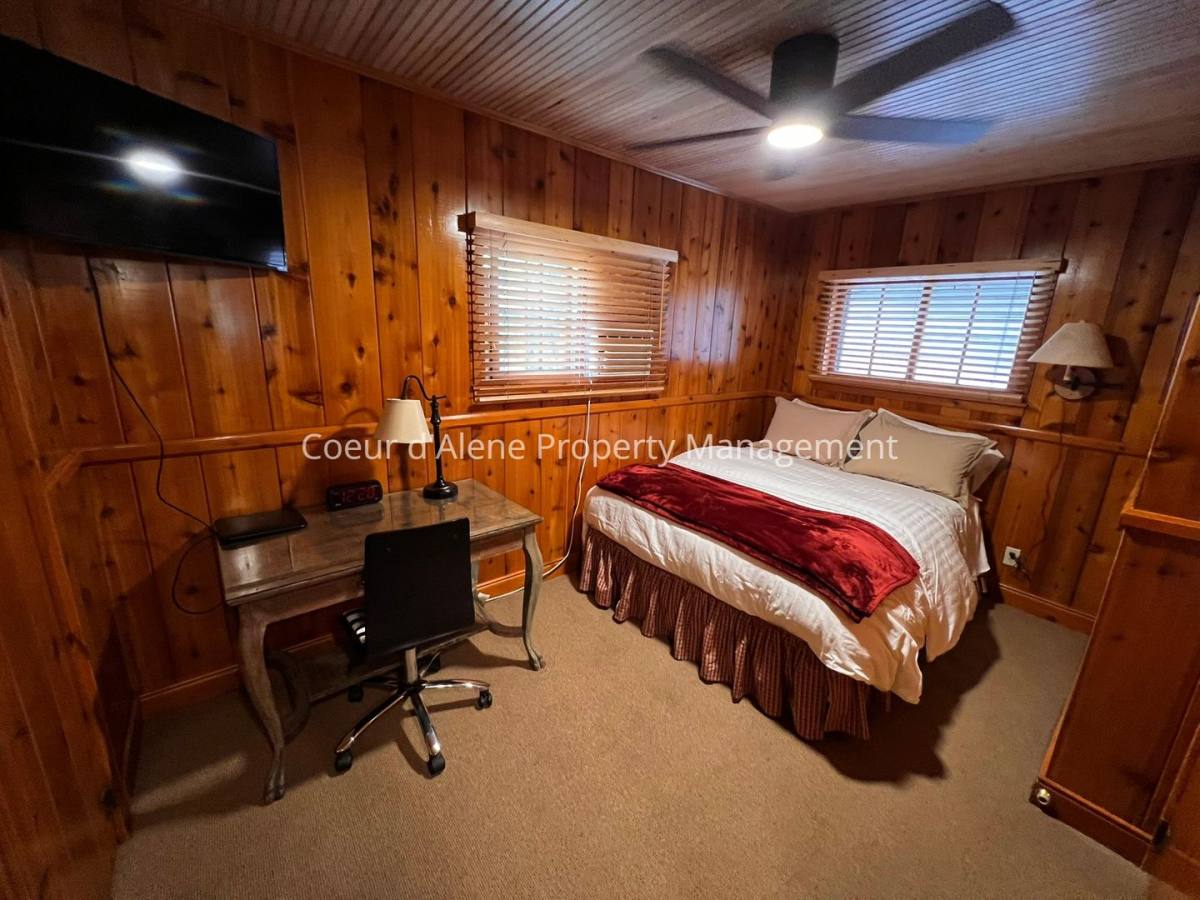 House for rent at 10646 N Lakeview Dr, Hayden, ID 83835