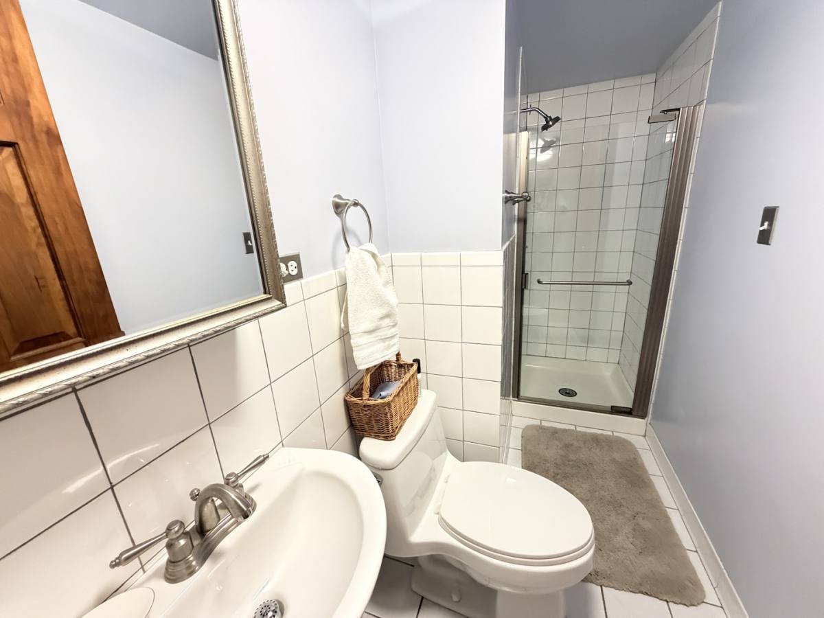 Townhouse for rent at 5557 S Harper Ave, Chicago, IL 60637