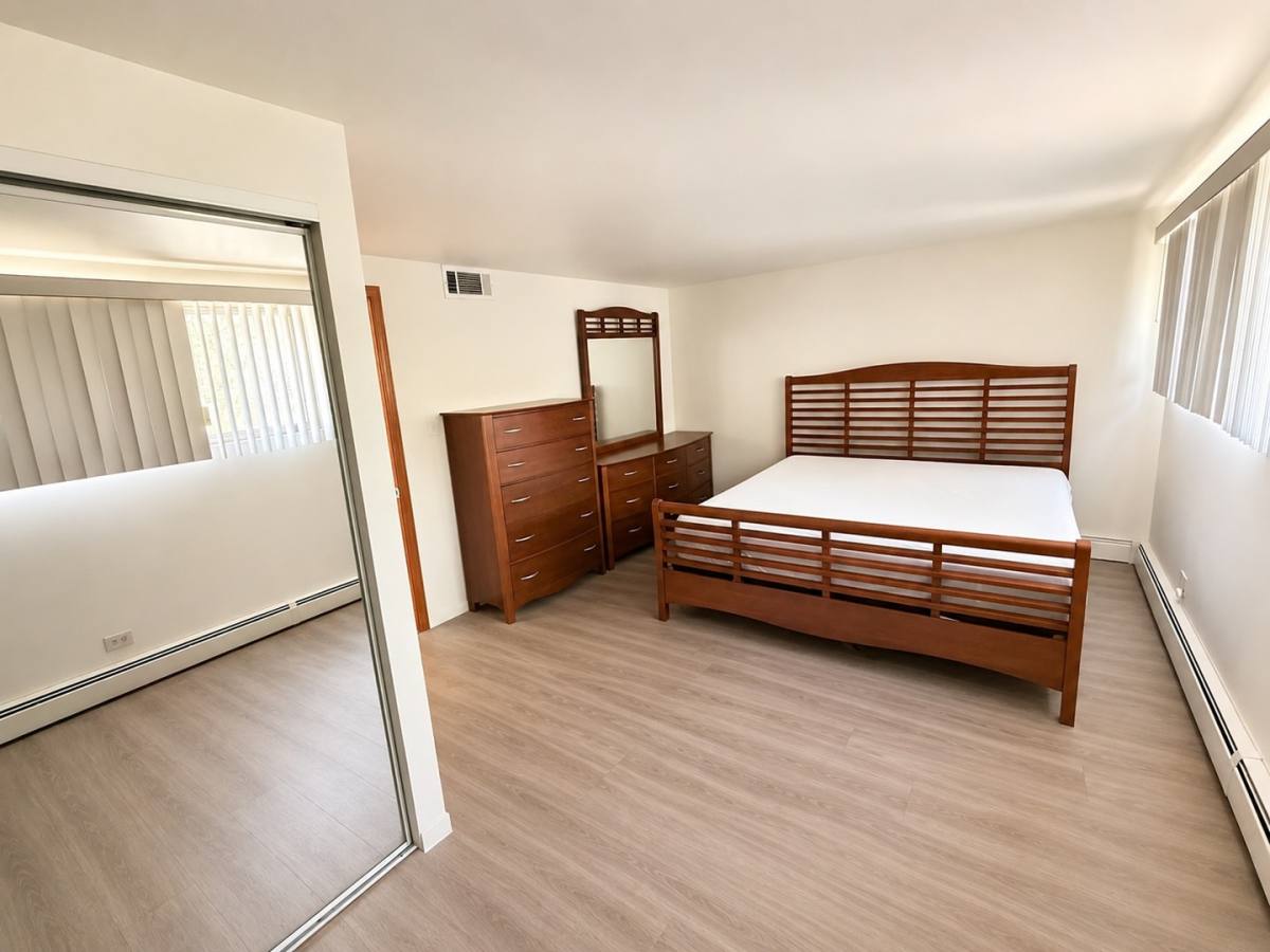 Townhouse for rent at 5557 S Harper Ave, Chicago, IL 60637