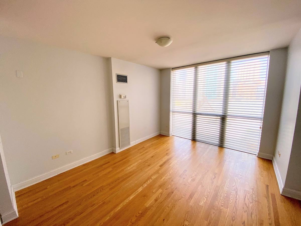 Apartment for rent at 600 N Dearborn St #811, Chicago, IL 60654