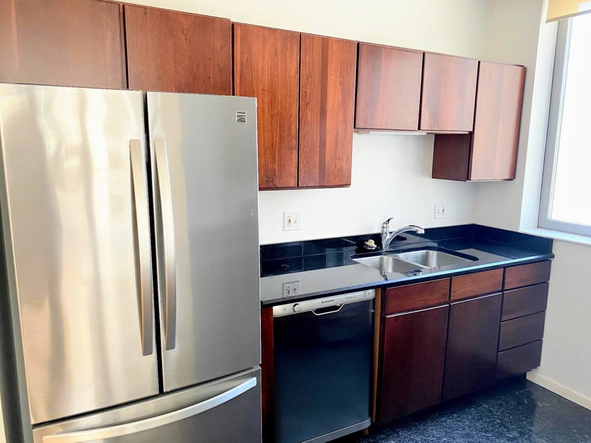 Apartment for rent at 600 N Dearborn St #811, Chicago, IL 60654