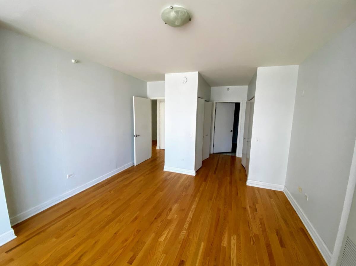 Apartment for rent at 600 N Dearborn St #811, Chicago, IL 60654