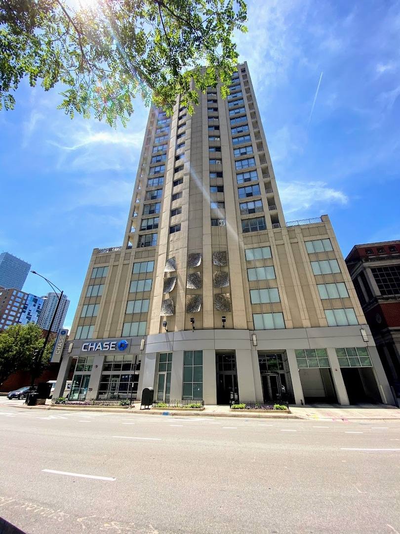 Apartment for rent at 600 N Dearborn St #811, Chicago, IL 60654