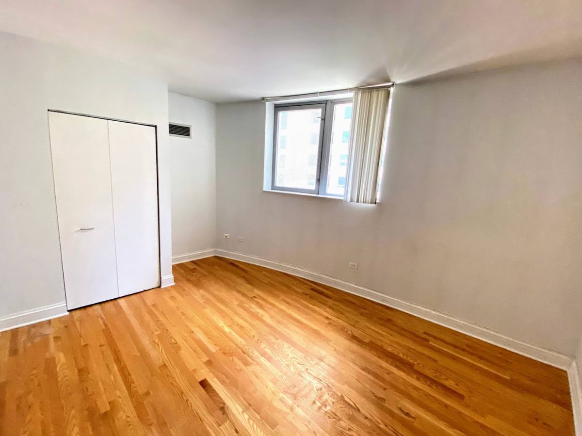 Apartment for rent at 600 N Dearborn St #811, Chicago, IL 60654