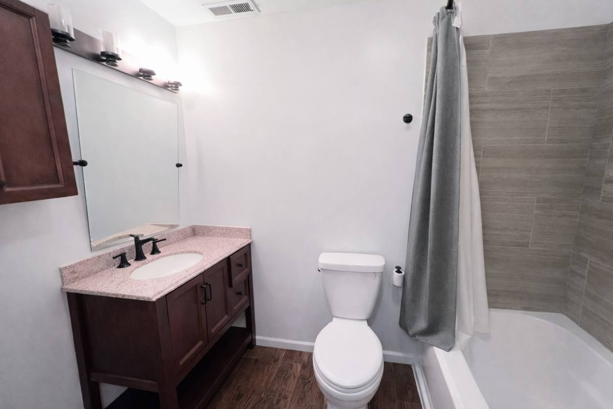 Apartment for rent at 2129 N Southport Ave #2C, Chicago, IL 60614