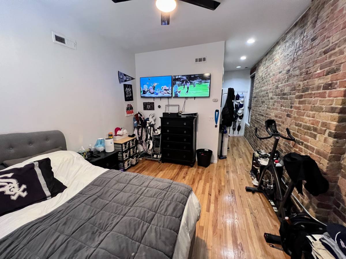 Apartment for rent at 2129 N Southport Ave #2C, Chicago, IL 60614