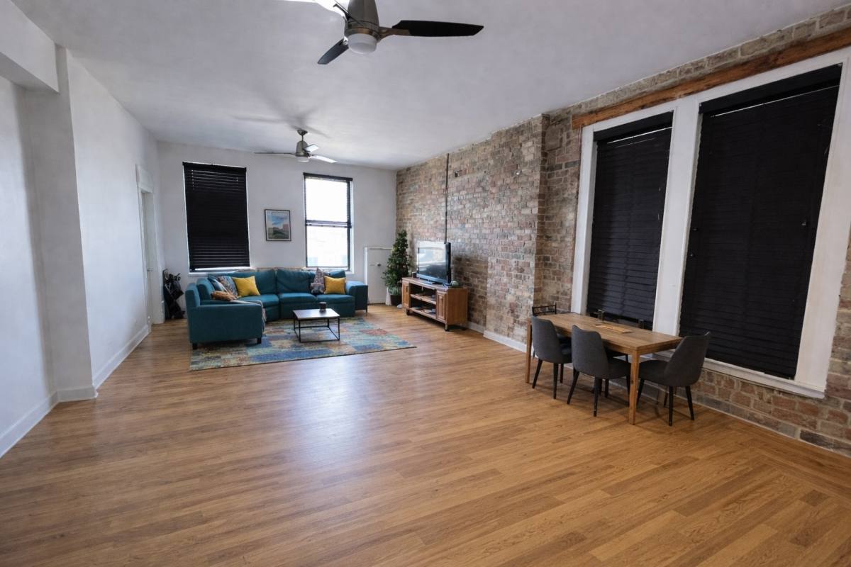 Apartment for rent at 2129 N Southport Ave #2C, Chicago, IL 60614