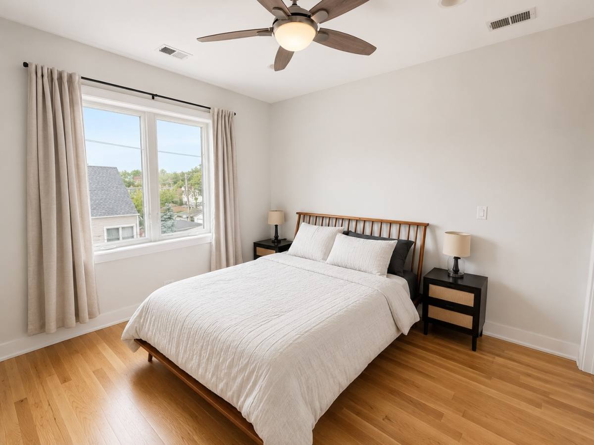 Apartment for rent at 3203 N Ridgeway Ave #3C, Chicago, IL 60618
