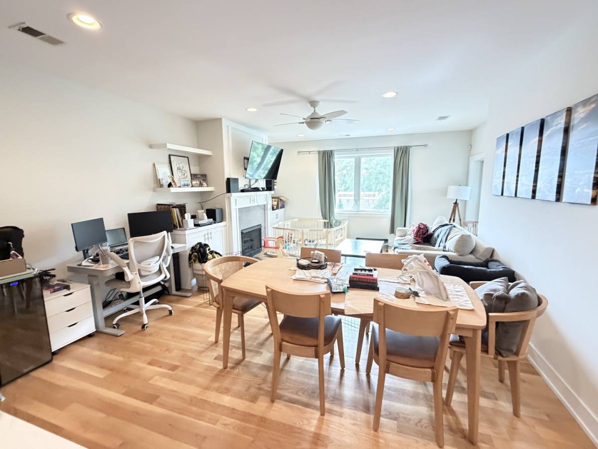 Apartment for rent at 3203 N Ridgeway Ave #3C, Chicago, IL 60618
