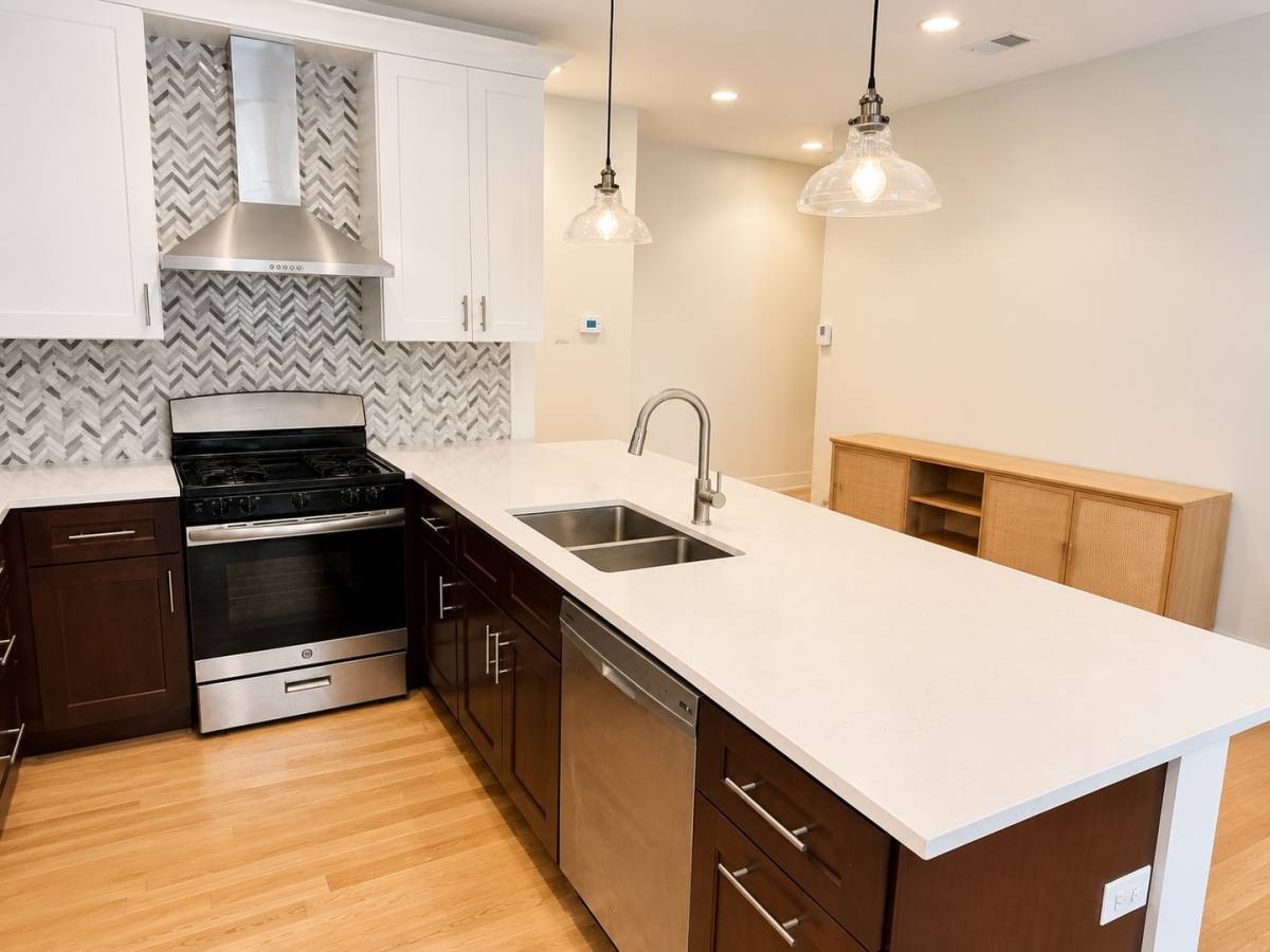 Apartment for rent at 3203 N Ridgeway Ave #3C, Chicago, IL 60618