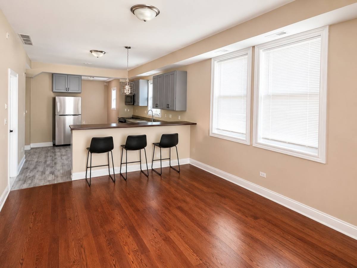 Apartment for rent at 5328 W Leland Ave #1, Chicago, IL 60630