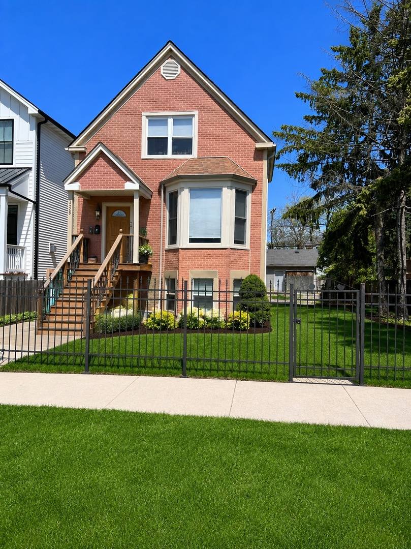 Apartment for rent at 5328 W Leland Ave #1, Chicago, IL 60630