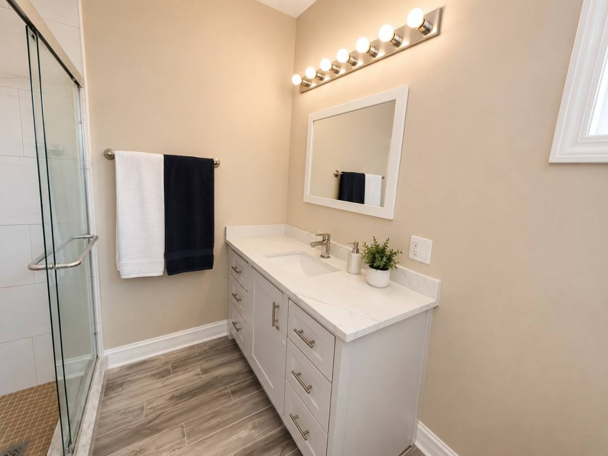 Apartment for rent at 5328 W Leland Ave #1, Chicago, IL 60630