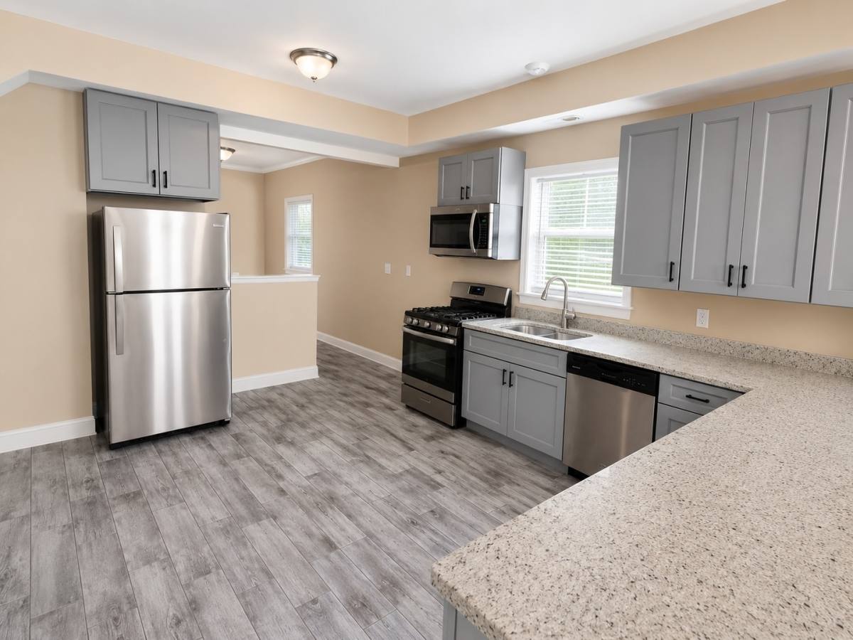 Apartment for rent at 5328 W Leland Ave #1, Chicago, IL 60630