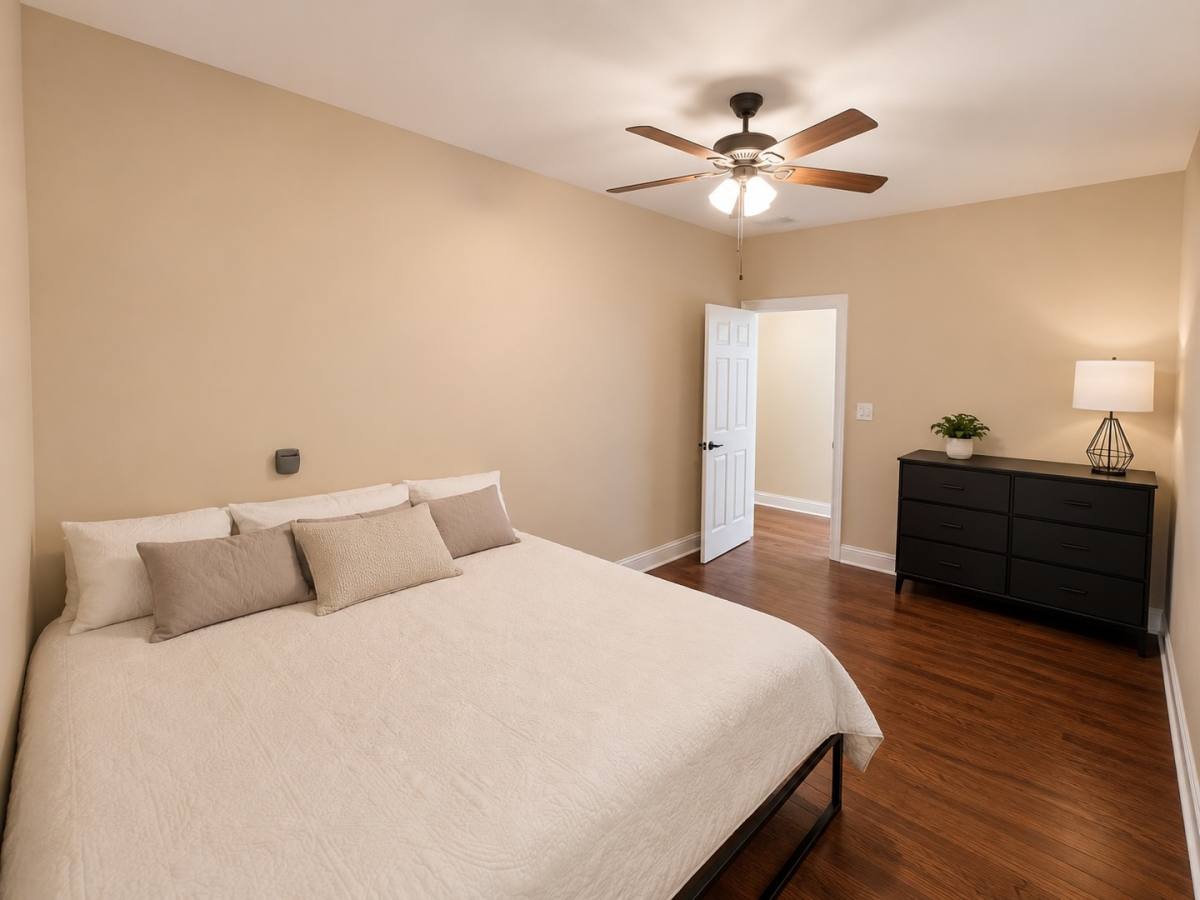Apartment for rent at 5328 W Leland Ave #1, Chicago, IL 60630