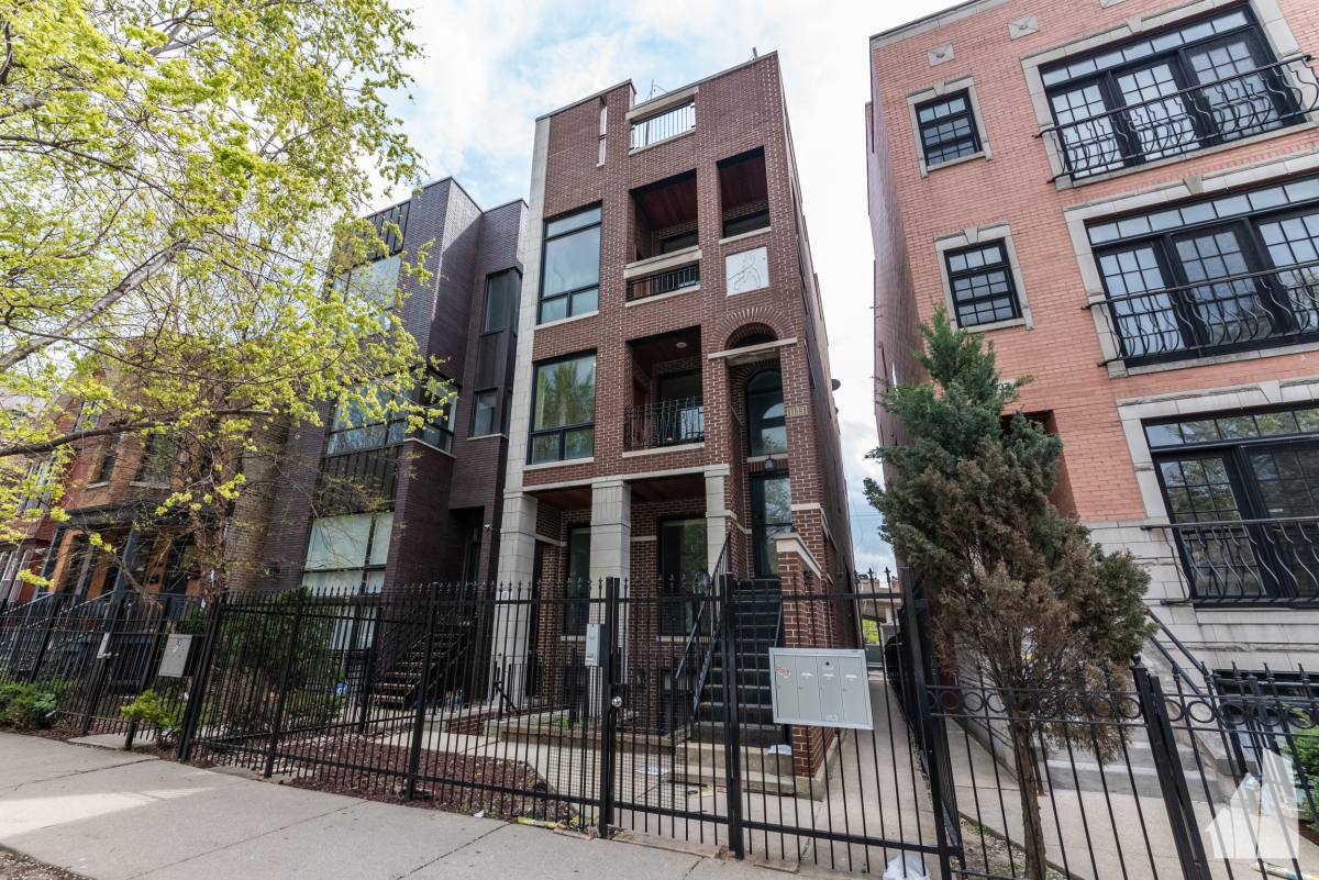Apartment for rent at 1133 W Addison #3, Chicago, IL 60613