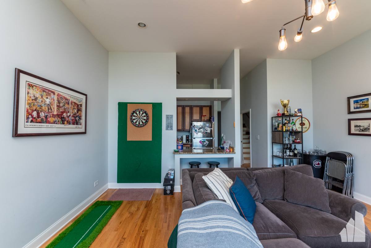 Apartment for rent at 1133 W Addison #3, Chicago, IL 60613
