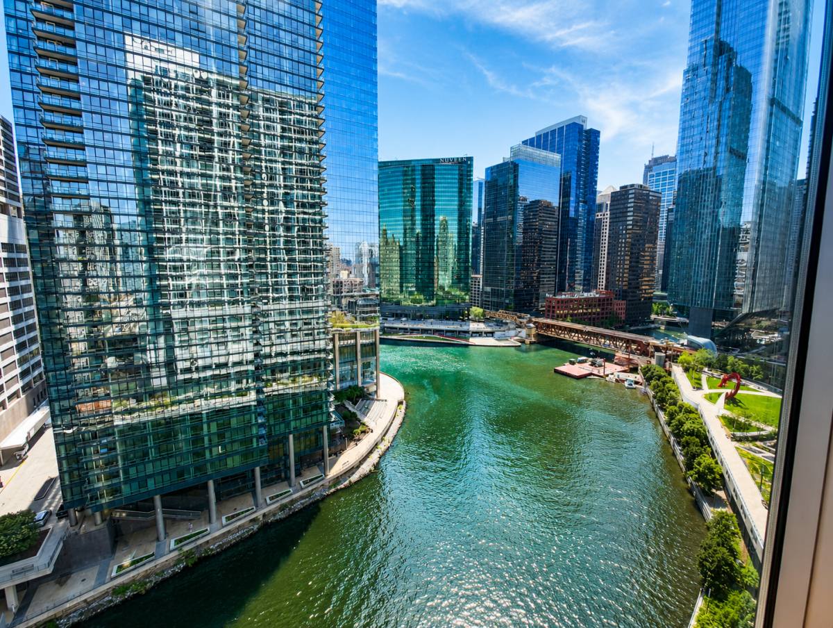Apartment for rent at 333 N Canal St #1802, Chicago, IL 60606