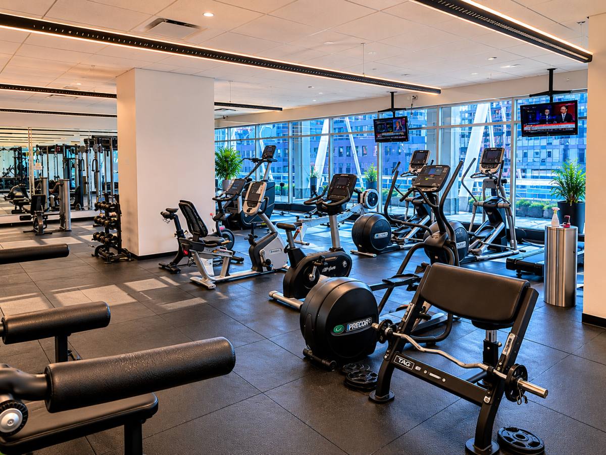 Apartment for rent at 333 N Canal St #1802, Chicago, IL 60606