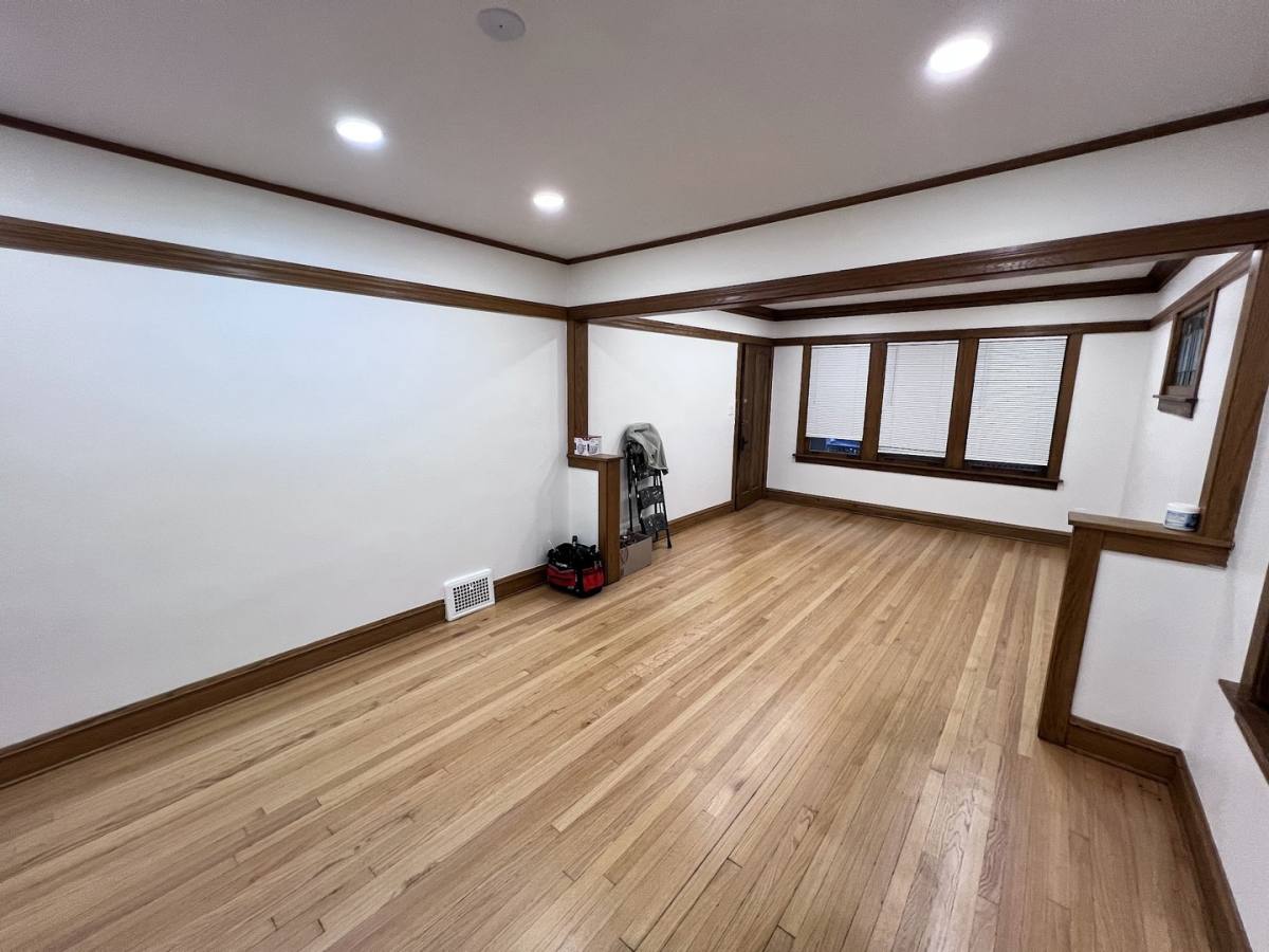 Apartment for rent at 5833 W Peterson Ave #1F, Chicago, IL 60646