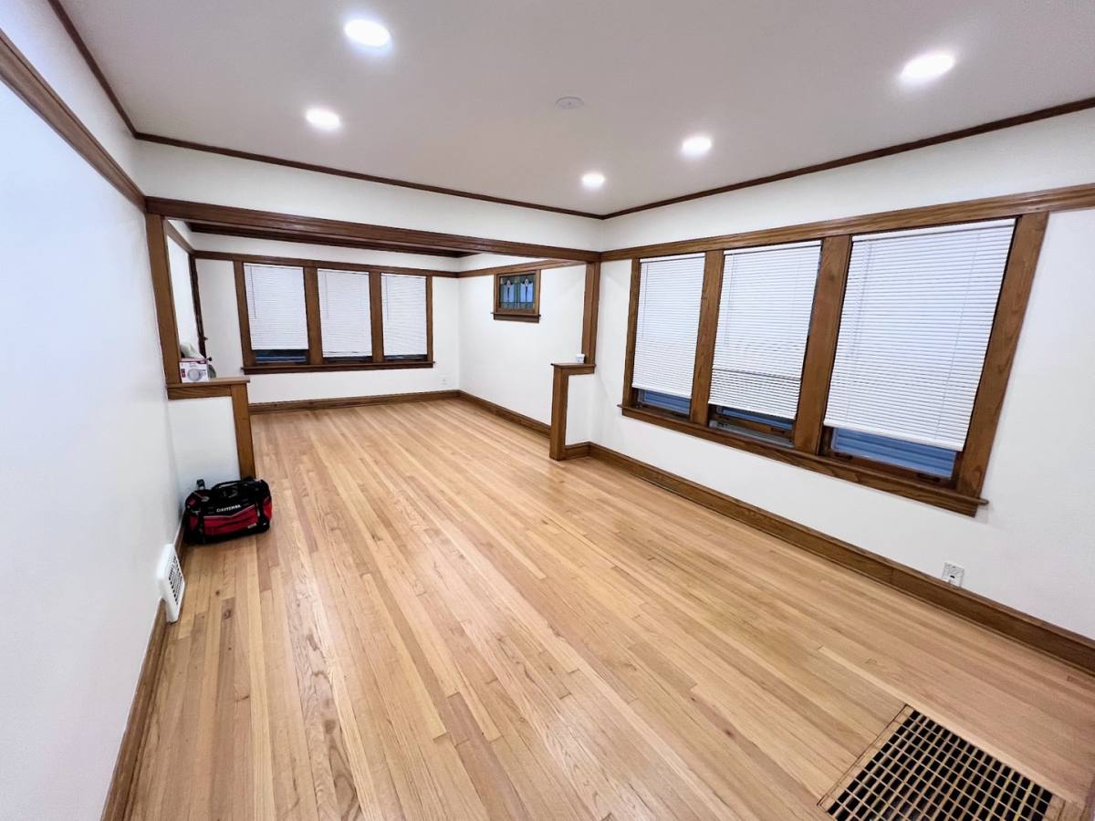Apartment for rent at 5833 W Peterson Ave #1F, Chicago, IL 60646