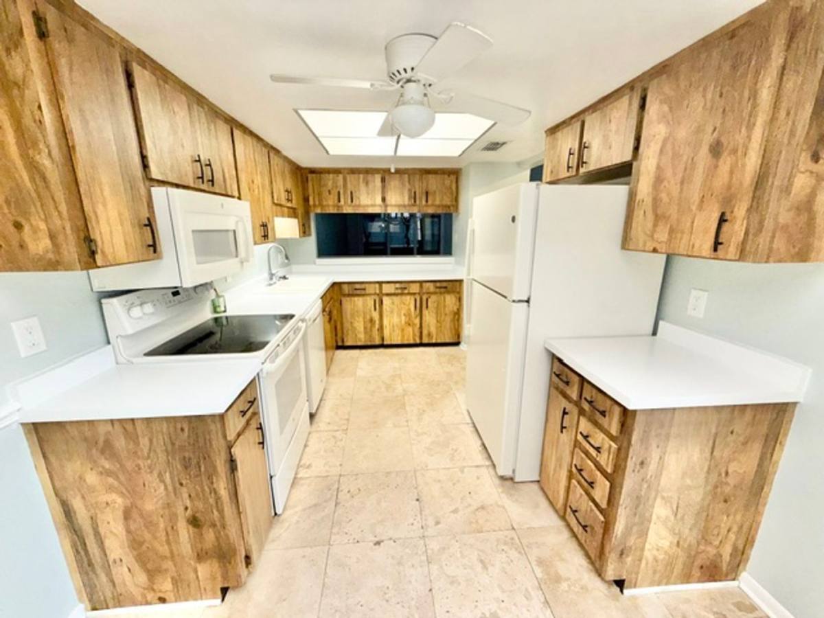 Townhouse for rent at 1003 Sherrywood St, Casselberry, FL 32730