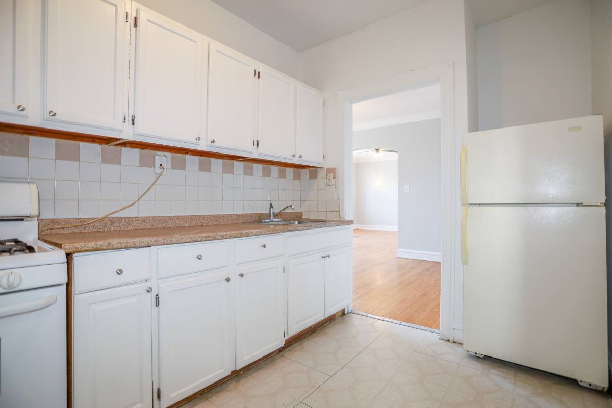 Apartment for rent at 4943 W Belle Plaine Ave #2A, Chicago, IL 60641