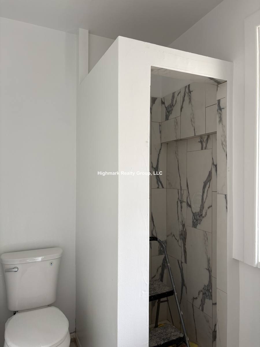 Apartment for rent at 5662 N Ridge Ave #4, Chicago, IL 60660