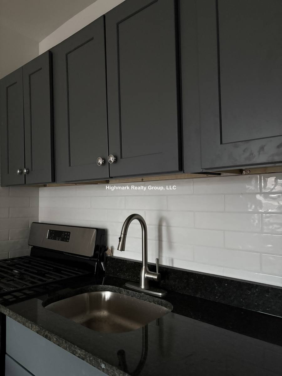 Apartment for rent at 5662 N Ridge Ave #4, Chicago, IL 60660