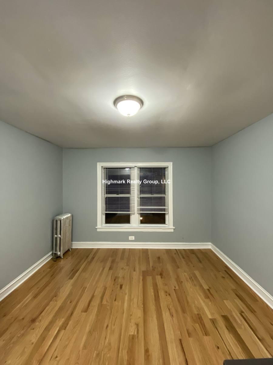 Apartment for rent at 5662 N Ridge Ave #4, Chicago, IL 60660