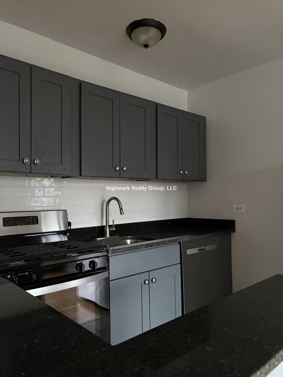 Apartment for rent at 5662 N Ridge Ave #4, Chicago, IL 60660