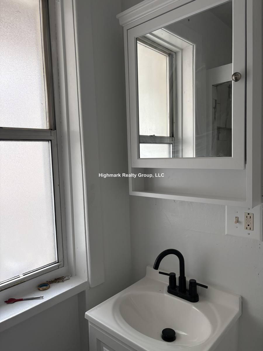 Apartment for rent at 5662 N Ridge Ave #4, Chicago, IL 60660