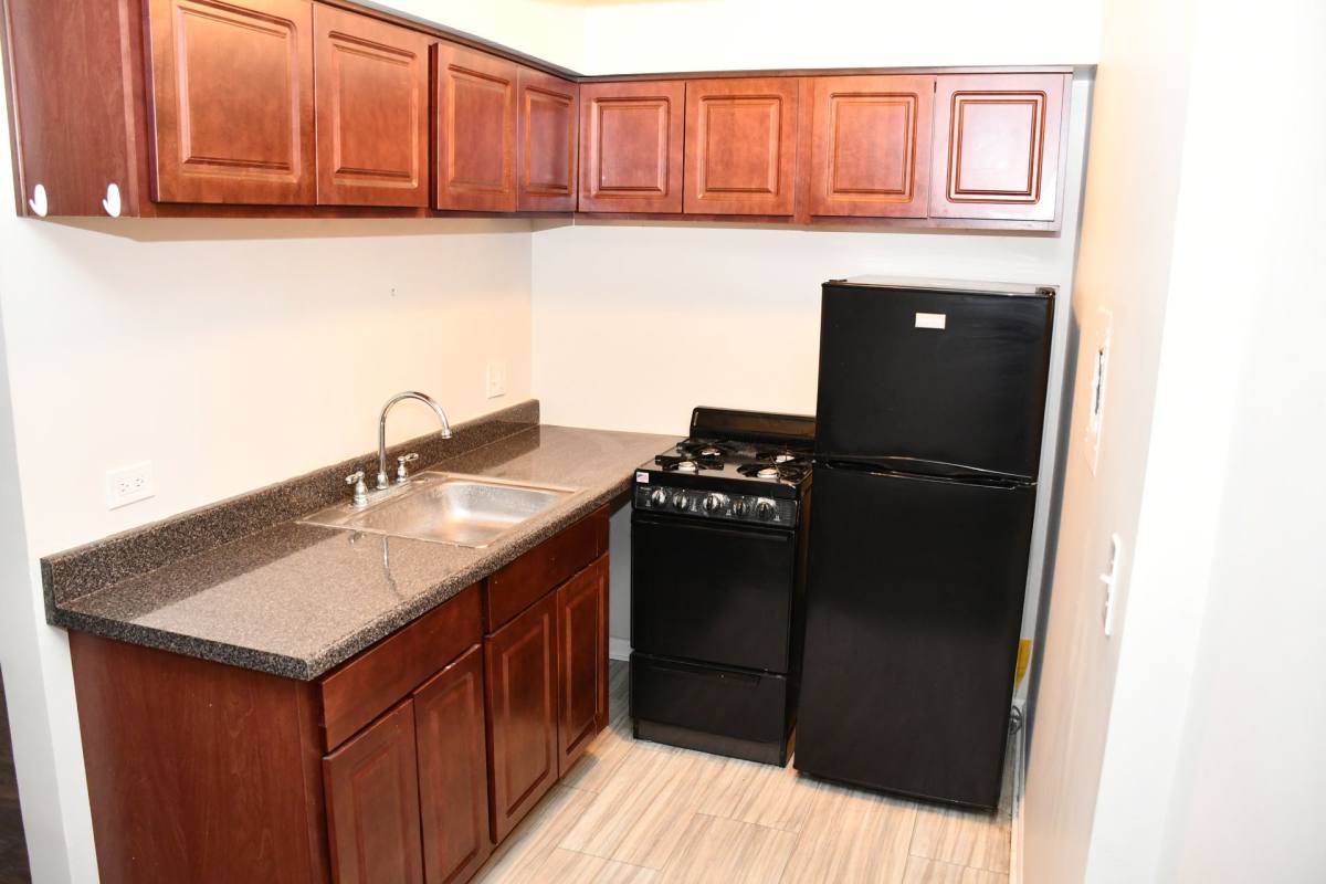 Apartment for rent at 1040 W Hollywood #320, Chicago, IL 60660
