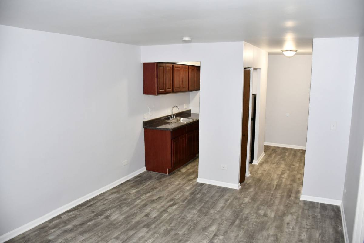 Apartment for rent at 1040 W Hollywood #320, Chicago, IL 60660