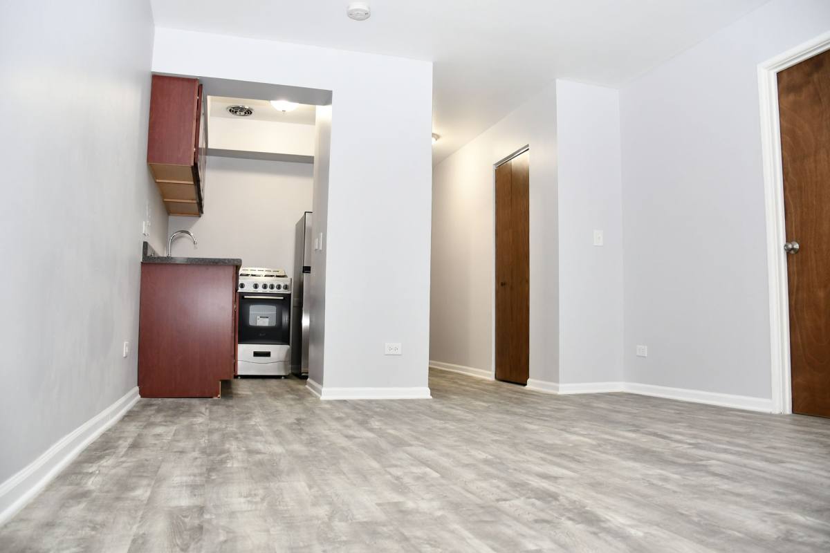 Apartment for rent at 1040 W Hollywood #320, Chicago, IL 60660
