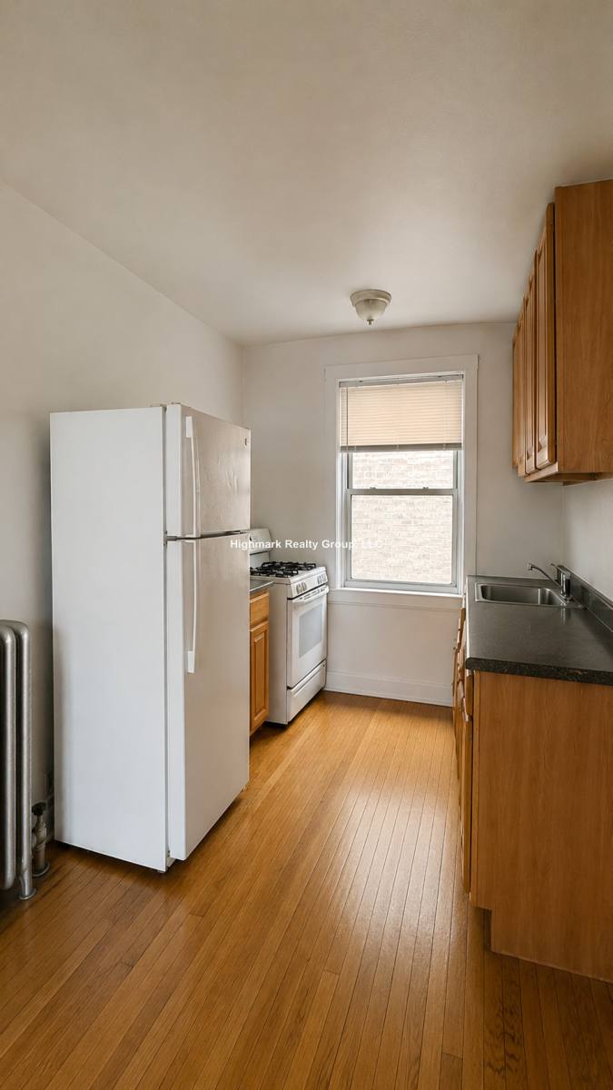 Apartment for rent at 2342 W Touhy #3AB, Chicago, IL 60645