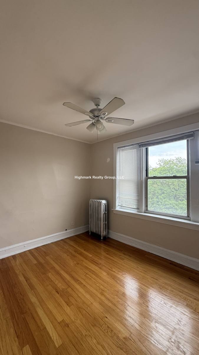 Apartment for rent at 2342 W Touhy #3AB, Chicago, IL 60645