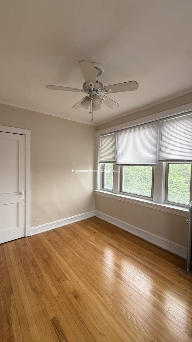 Apartment for rent at 2342 W Touhy #3AB, Chicago, IL 60645