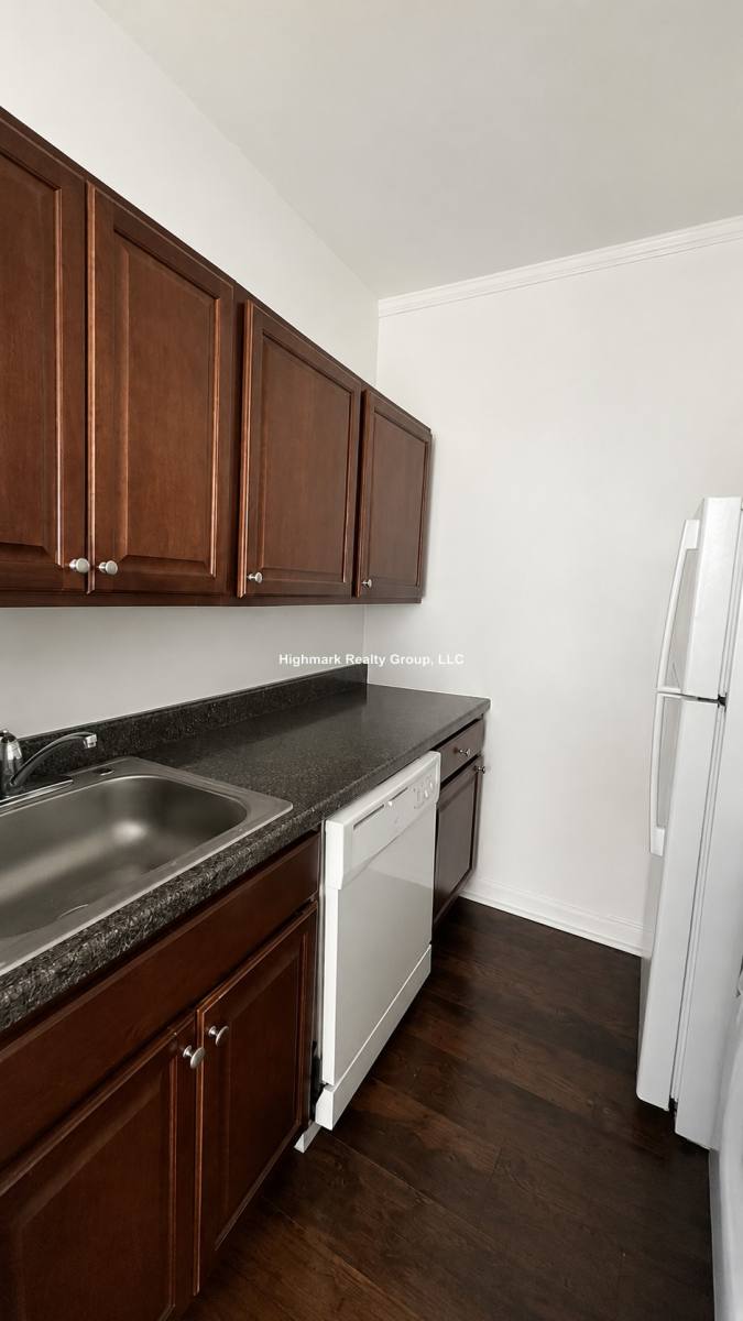 Apartment for rent at 4866 N Magnolia, Chicago, IL 60640