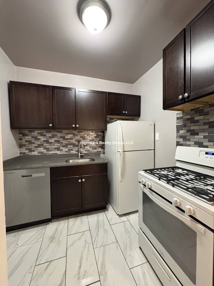 Apartment for rent at 4259 W Addison St #4, Chicago, IL 60641